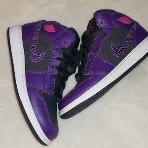 Jordan 1's (Mids)